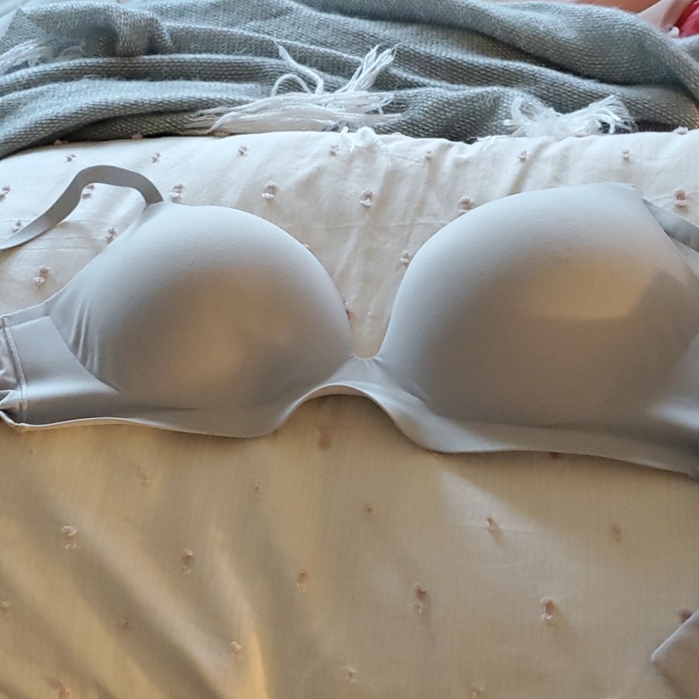 Soft wire-free bra
